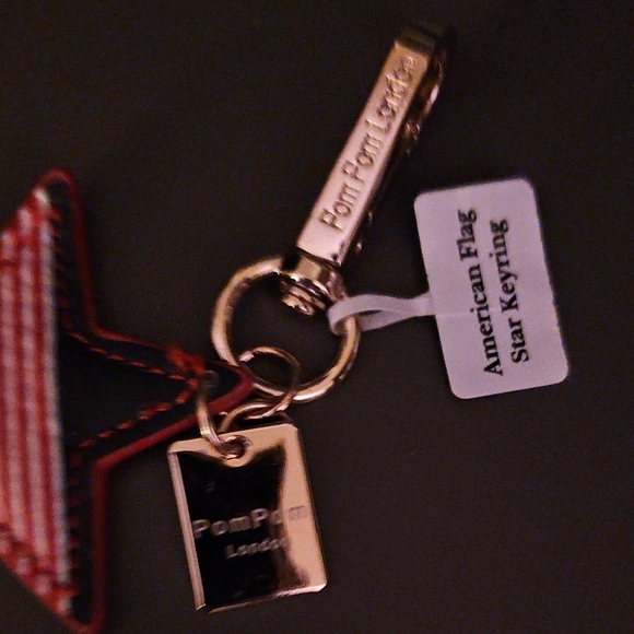 Pom Pom London American Flag Star Keychain - Picture 3 of 3